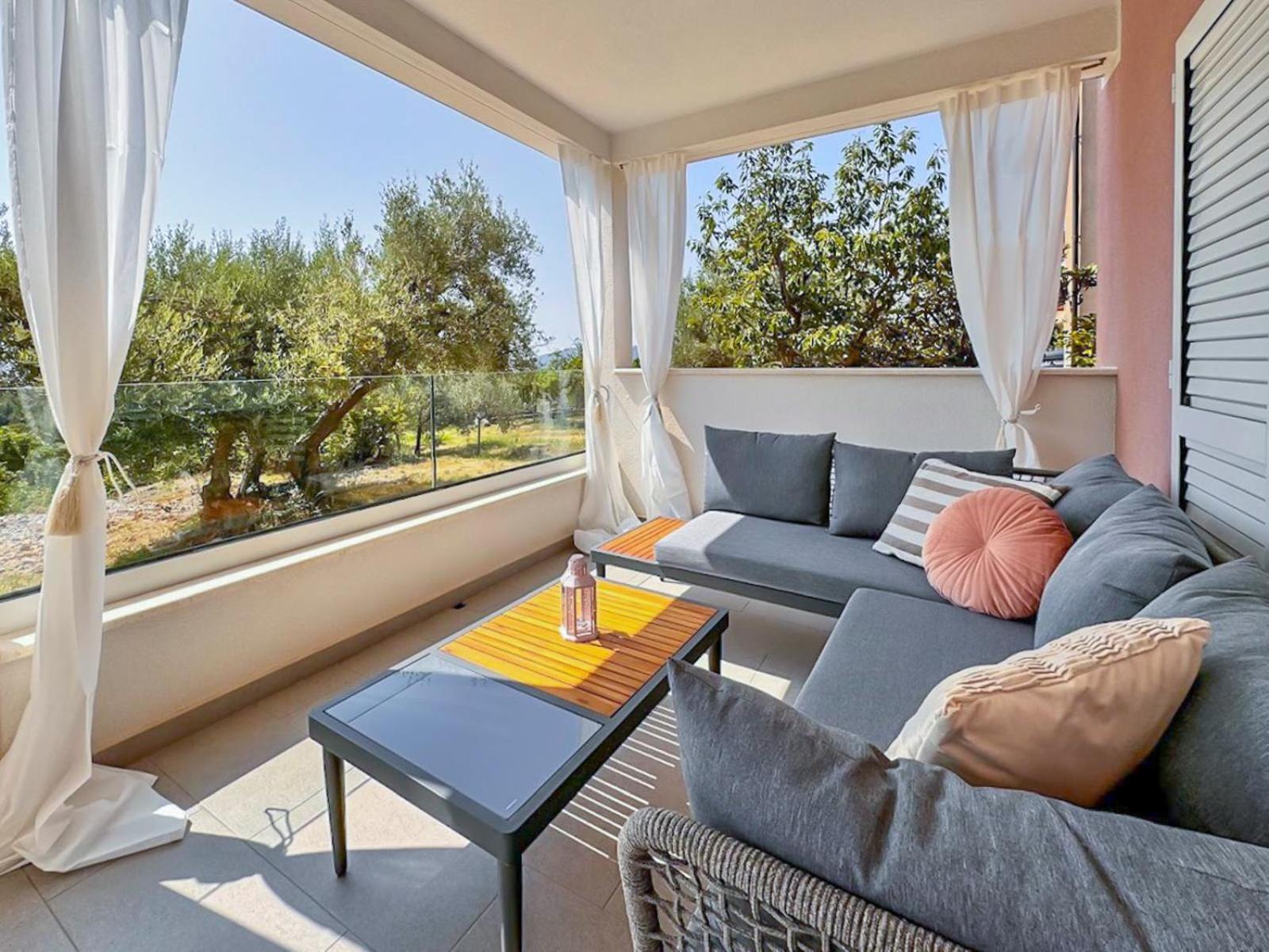 Studio Vesna With A Terrace And Sea View Rabac Extérieur photo